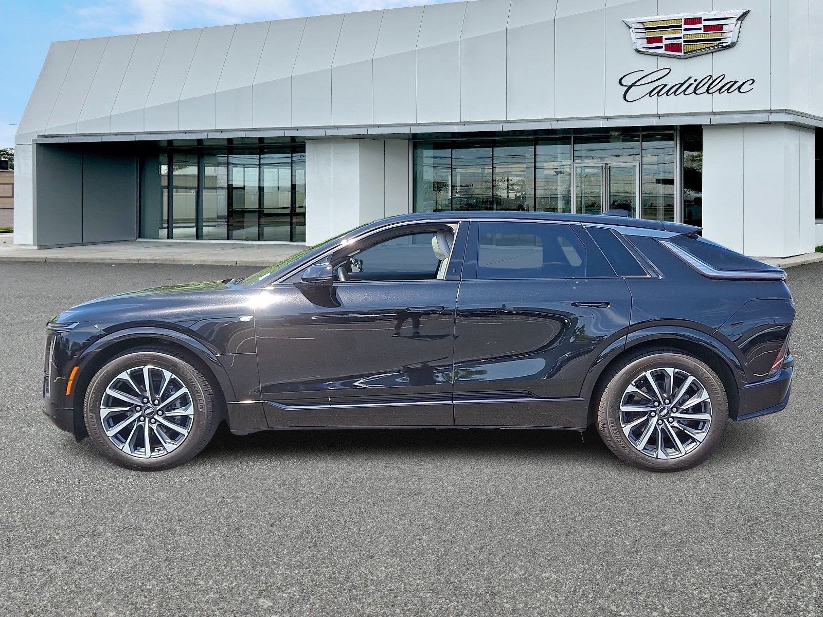 Certified 2024 Cadillac LYRIQ Sport 1 with VIN 1GYKPTRL5RZ122651 for sale in Totowa, NJ