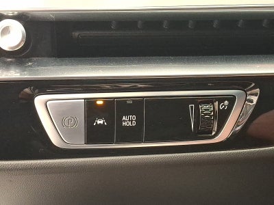 2025 Cadillac LYRIQ Luxury 3