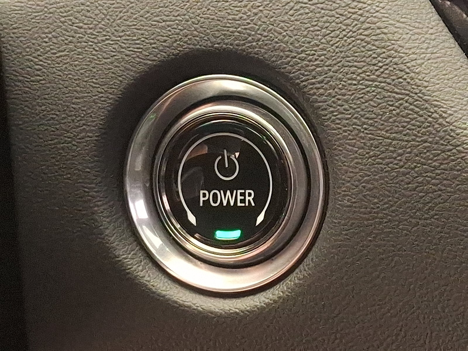 2025 Cadillac LYRIQ Luxury 3