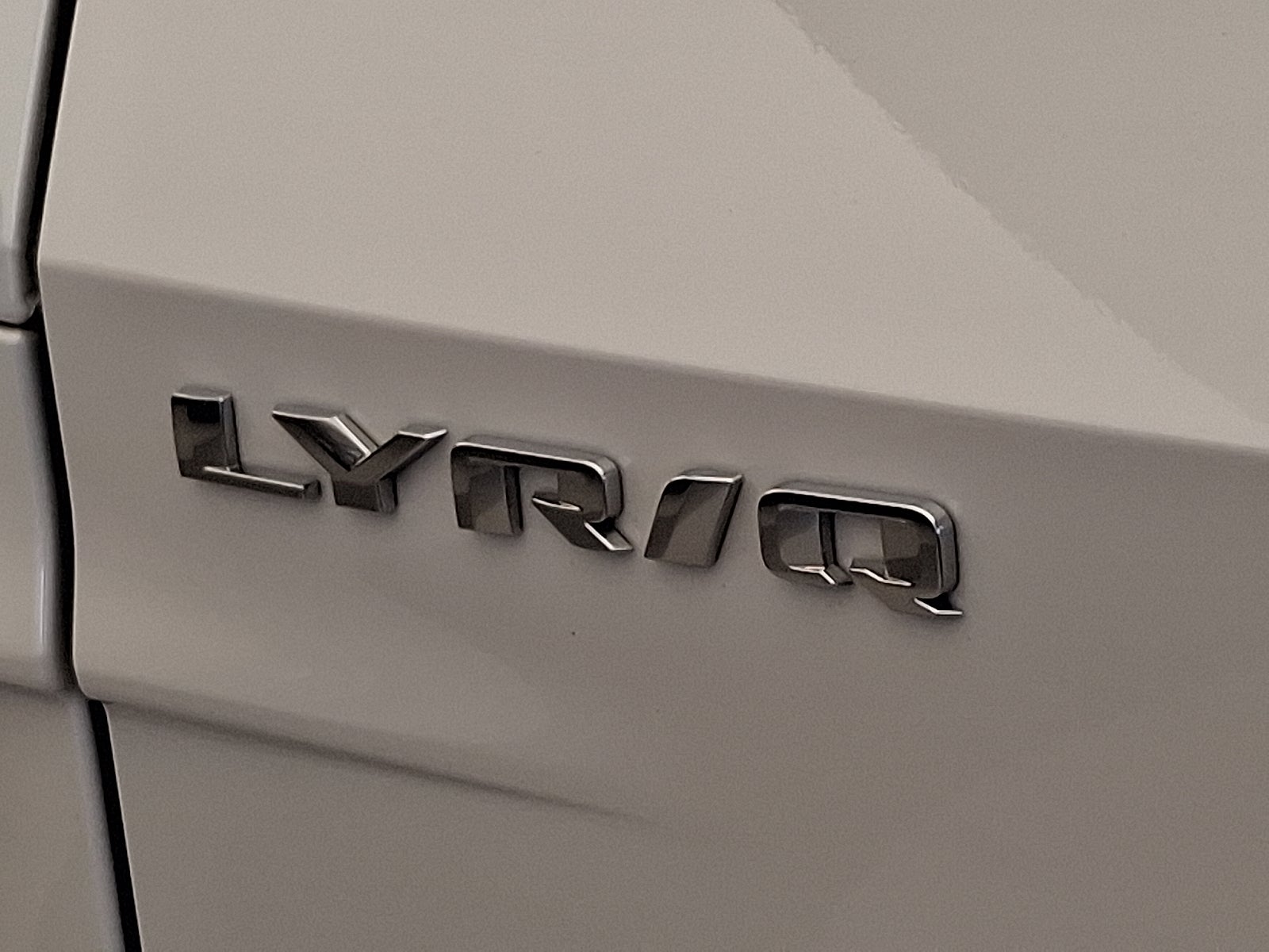 2025 Cadillac LYRIQ Luxury 3