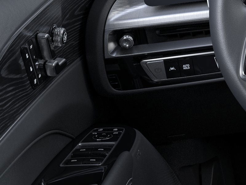 2025 Cadillac LYRIQ Luxury 3