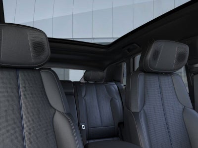 2025 Cadillac LYRIQ Luxury 3
