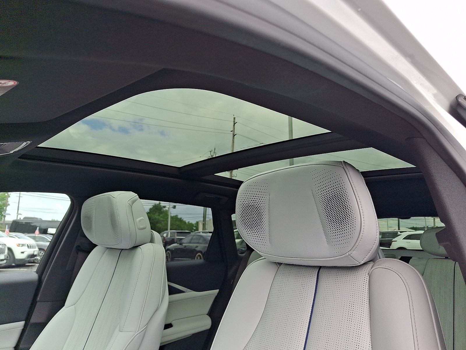 2024 Cadillac LYRIQ Sport 2