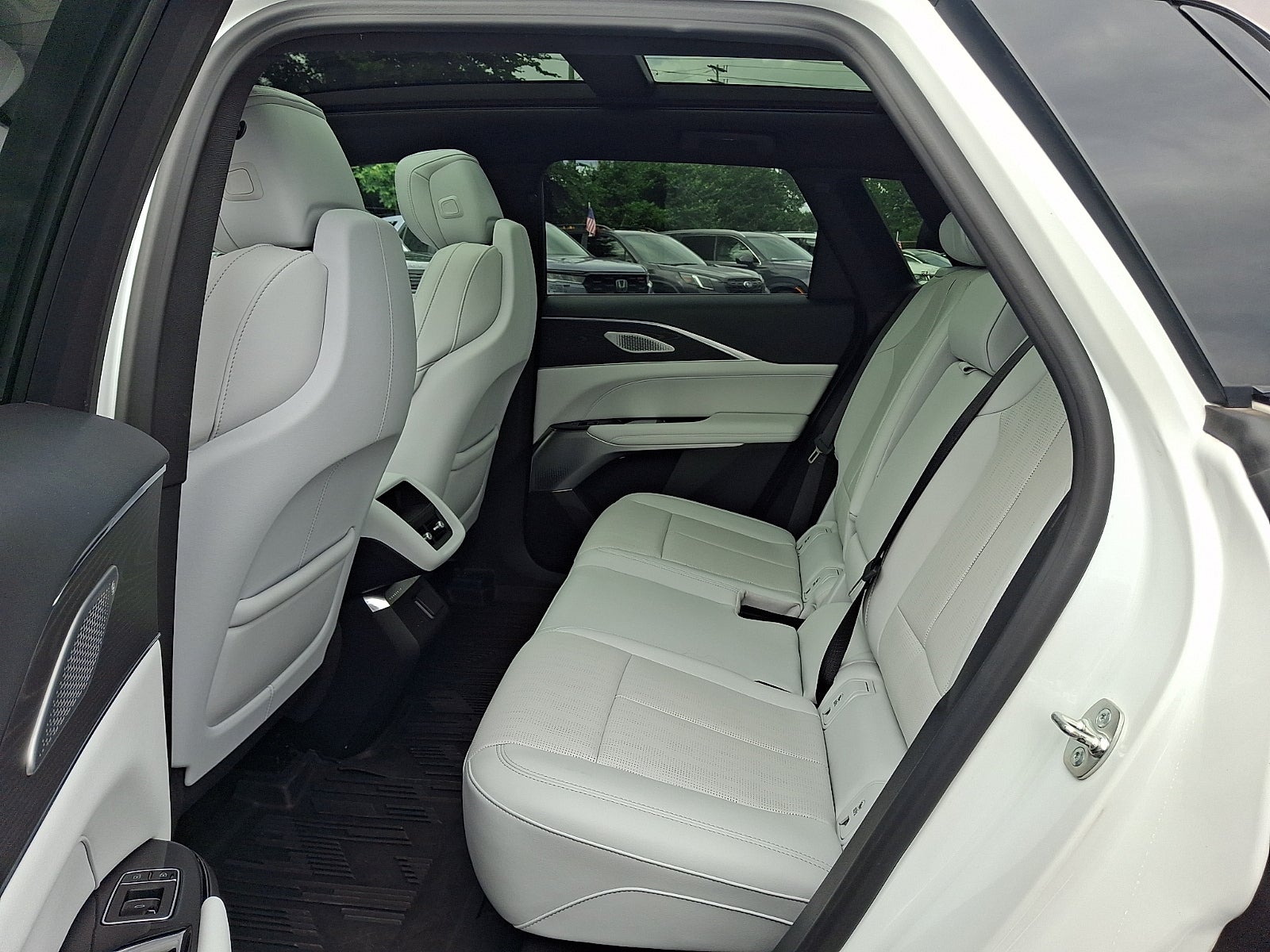 2024 Cadillac LYRIQ Sport 2
