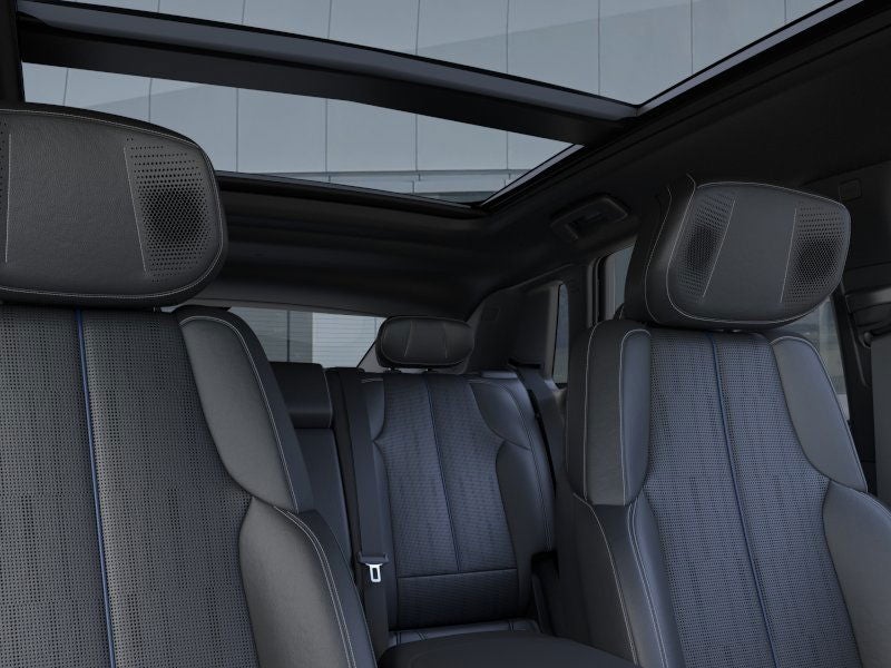 2025 Cadillac LYRIQ Sport 3