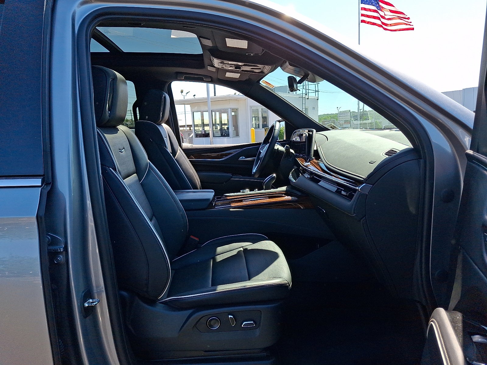 2023 Cadillac Escalade Premium Luxury