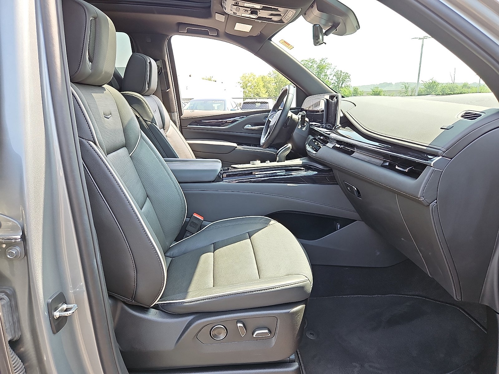 2024 Cadillac Escalade Sport