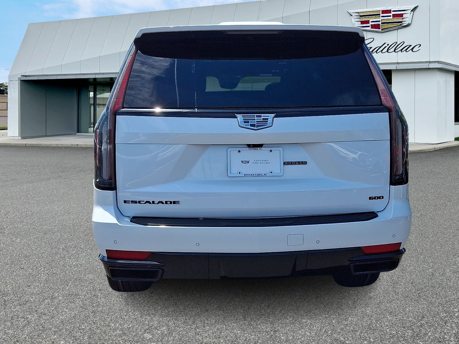 2023 Cadillac Escalade Sport