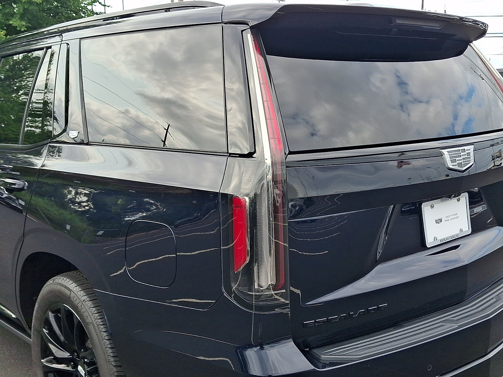 2023 Cadillac Escalade Sport Platinum