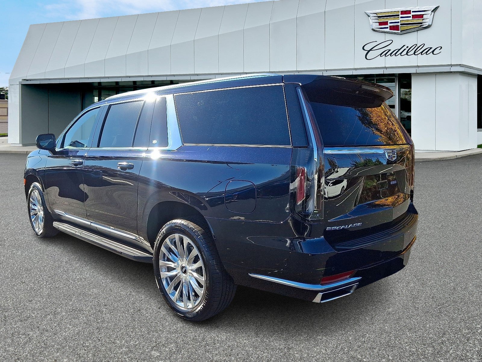 2023 Cadillac Escalade ESV Premium Luxury
