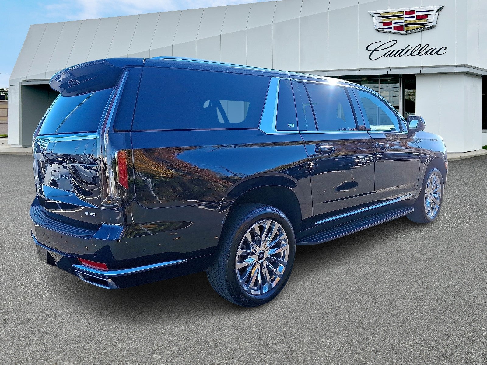 2023 Cadillac Escalade ESV Premium Luxury