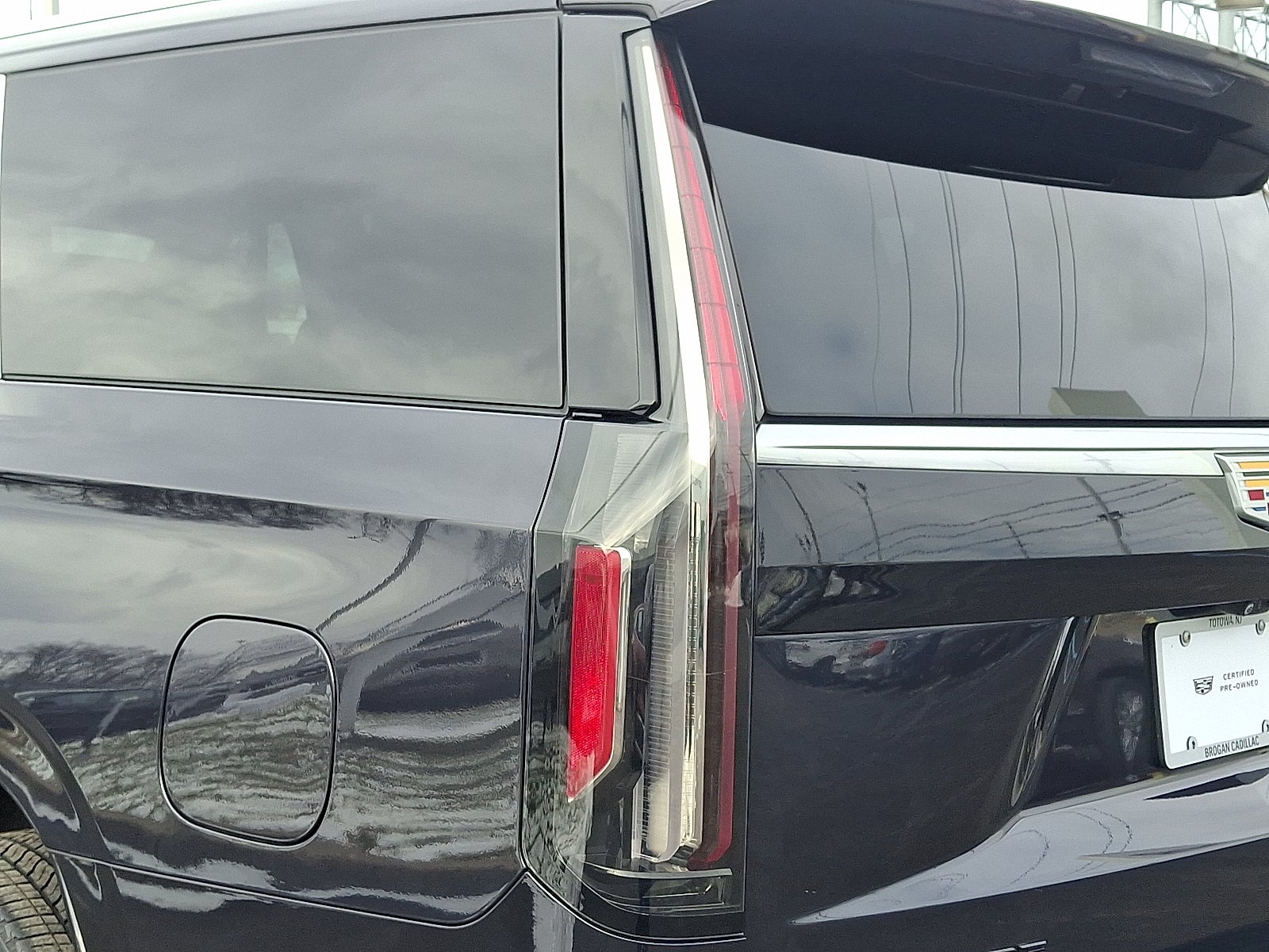 2023 Cadillac Escalade ESV Premium Luxury
