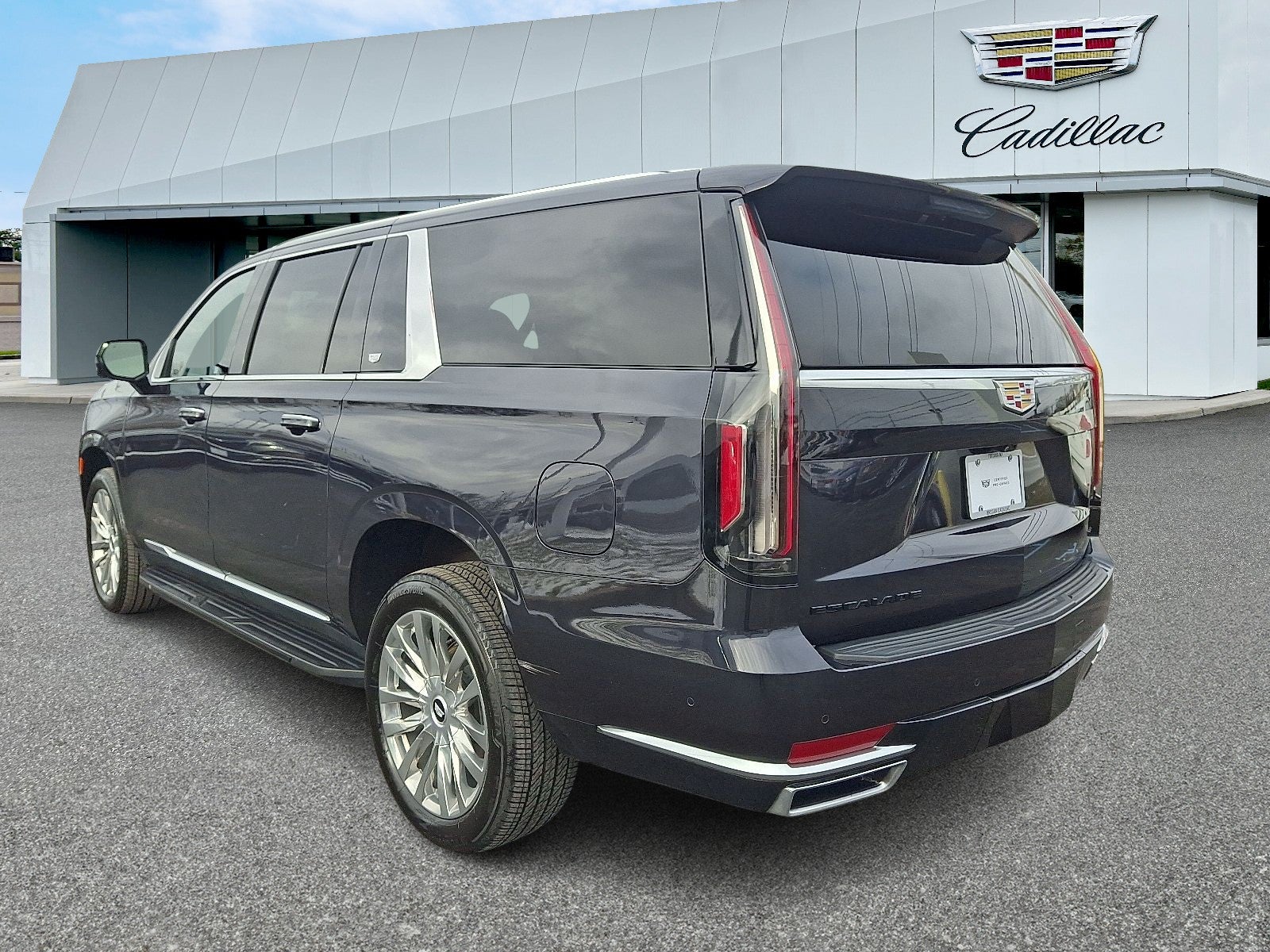 2023 Cadillac Escalade ESV Premium Luxury