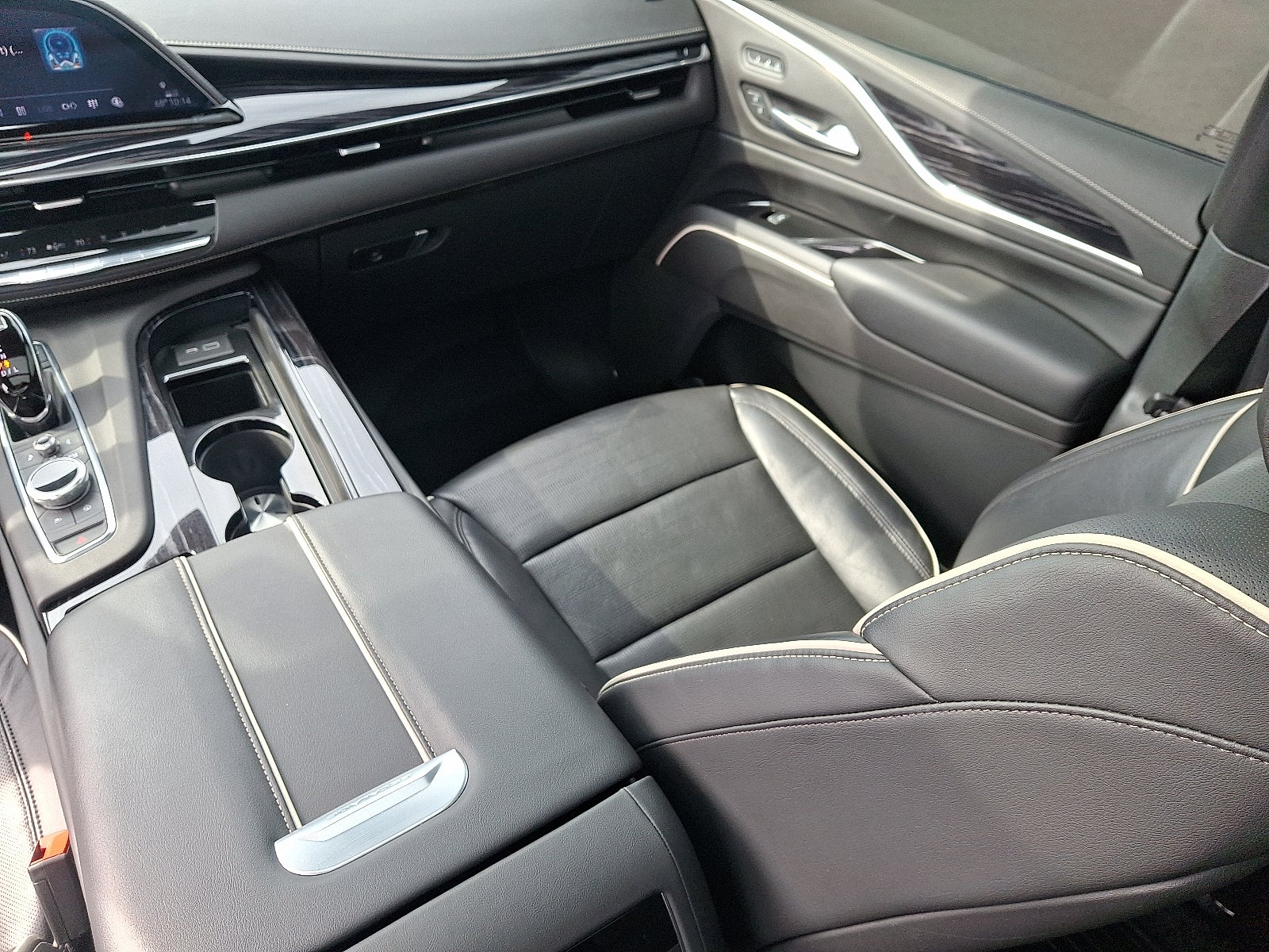 2022 Cadillac Escalade ESV Sport