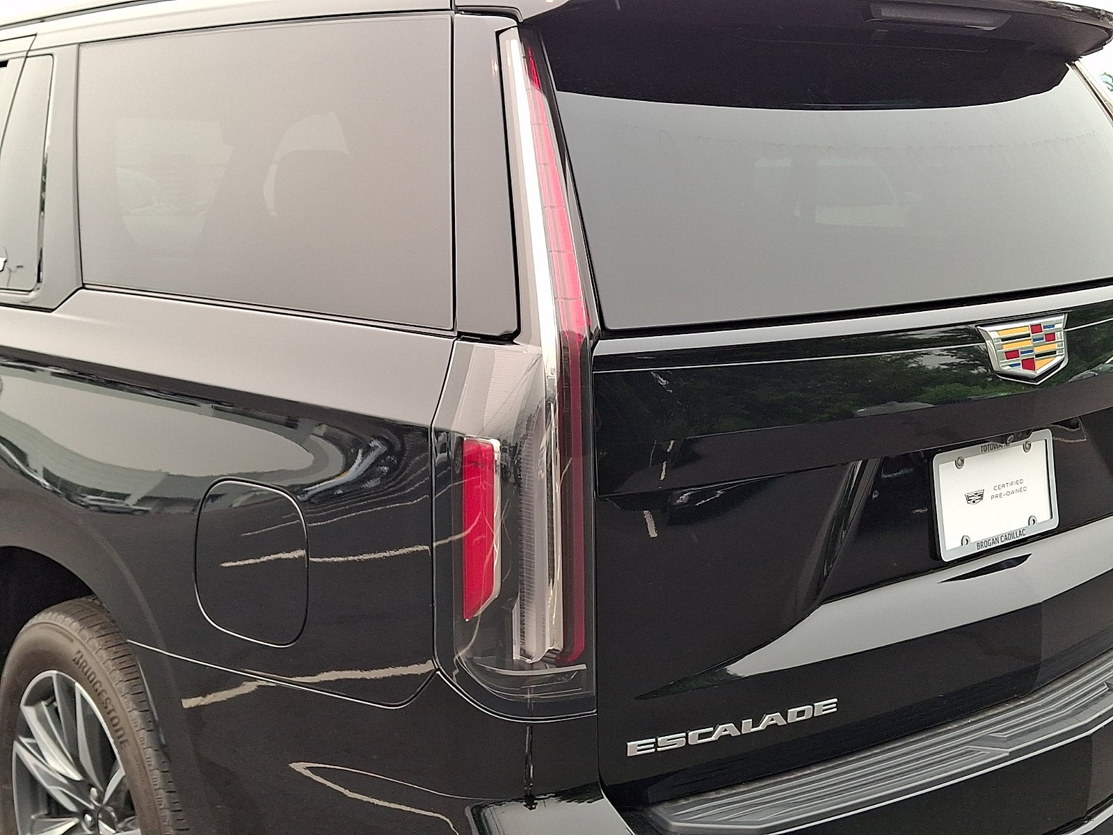 2023 Cadillac Escalade ESV Sport Platinum