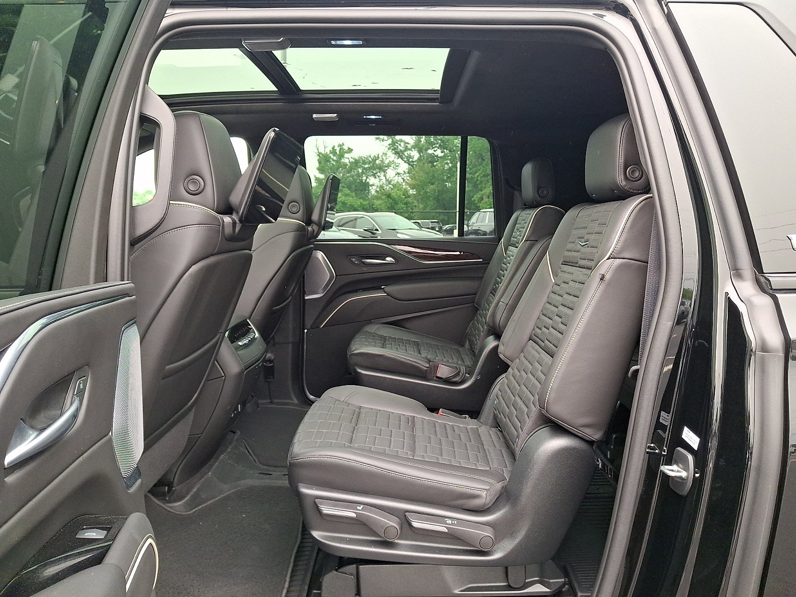 2023 Cadillac Escalade ESV Sport Platinum