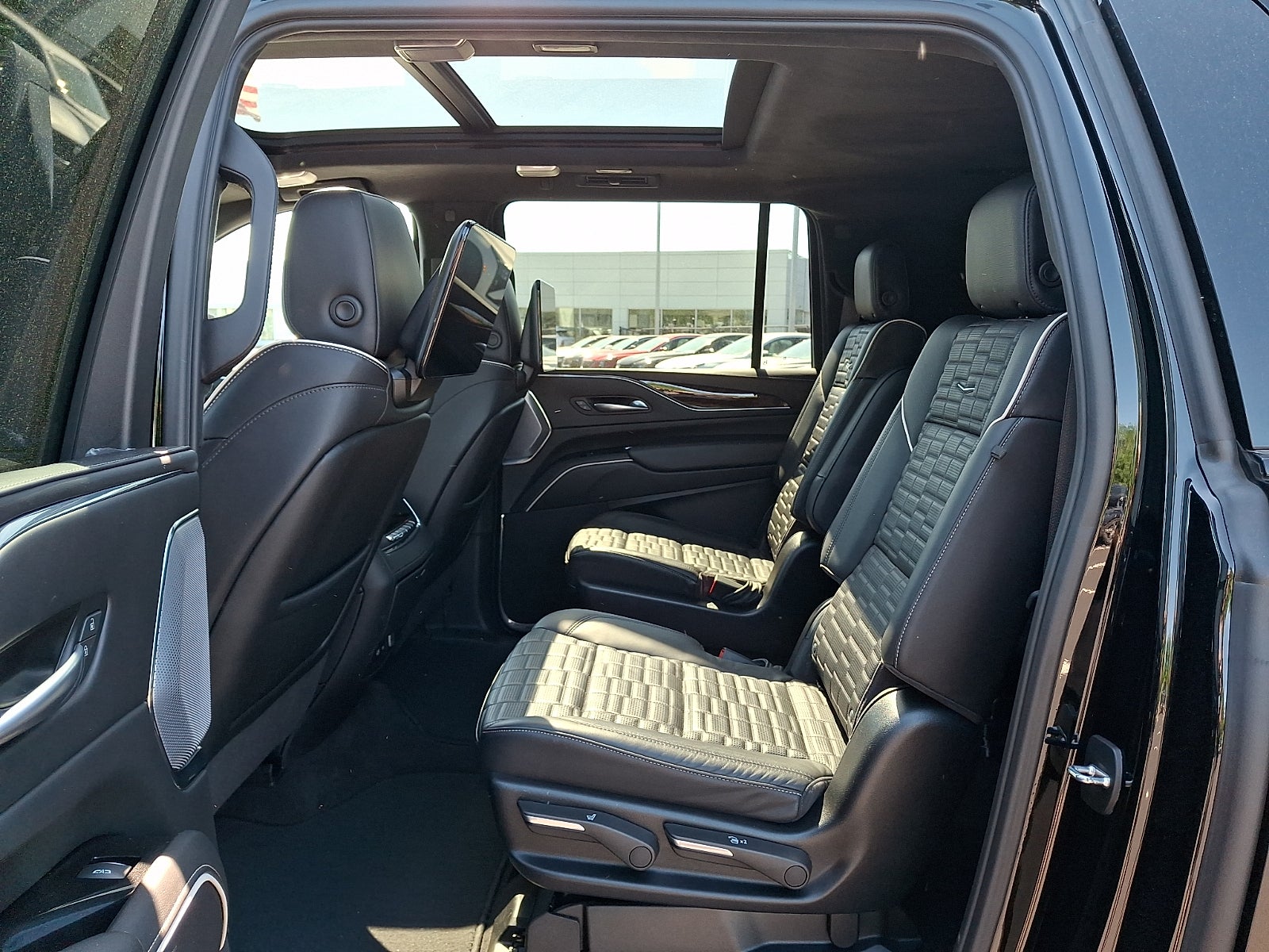 2024 Cadillac Escalade ESV Sport Platinum