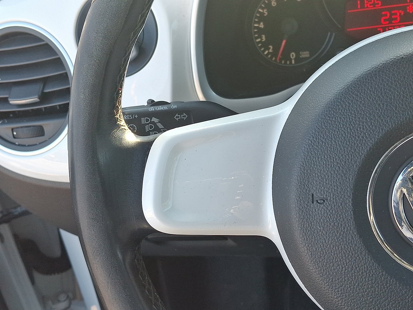 2012 Volkswagen Beetle 2.0T Turbo PZEV