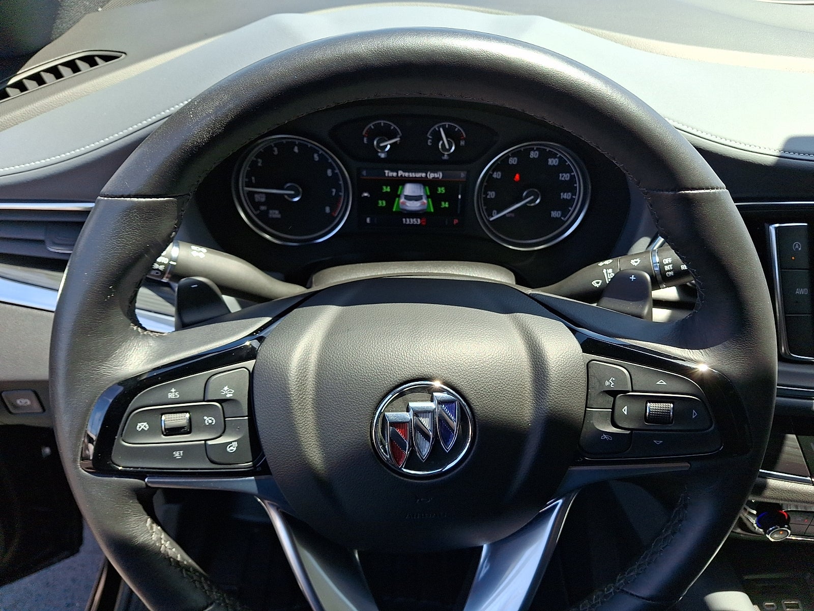 2023 Buick Enclave Essence