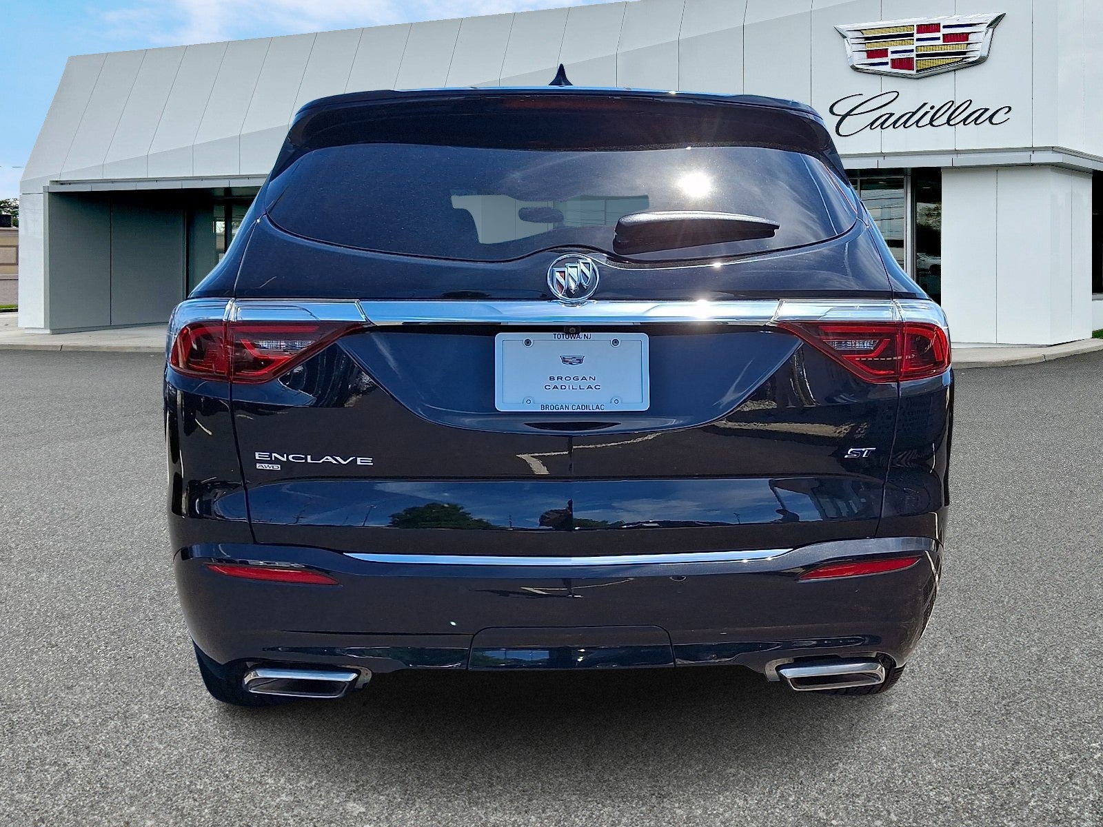 2023 Buick Enclave Essence