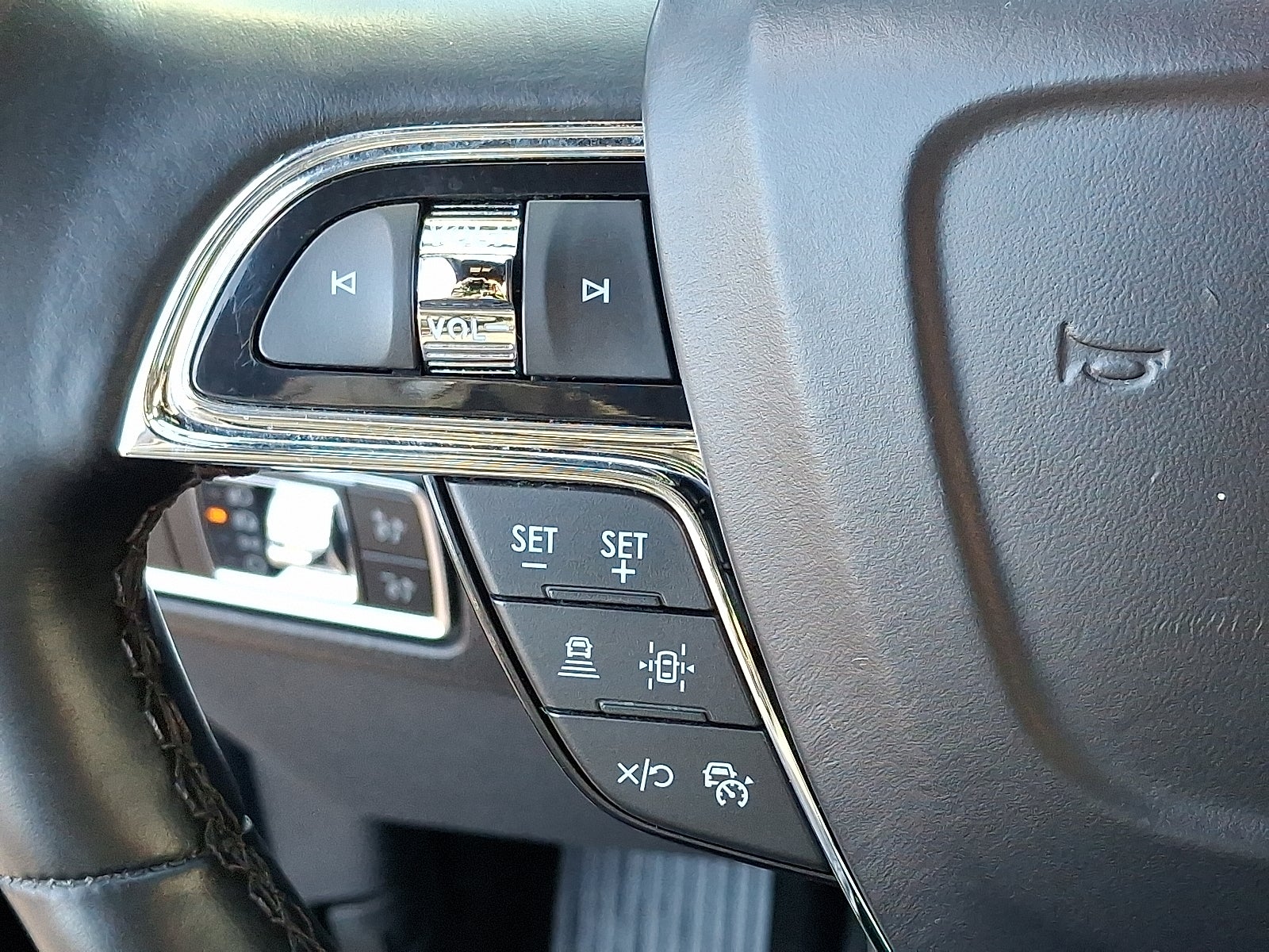 2024 Lincoln Navigator Premiere L