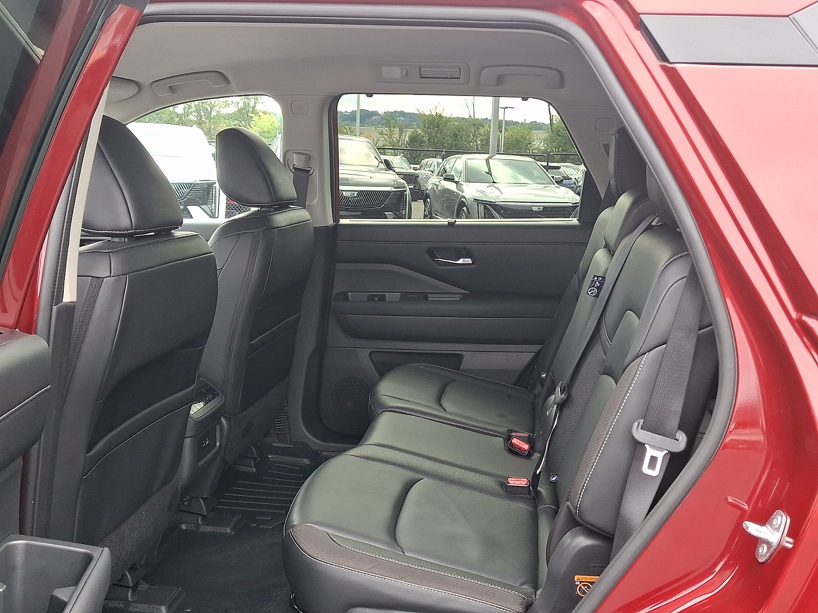 2023 Nissan Pathfinder SL 4WD