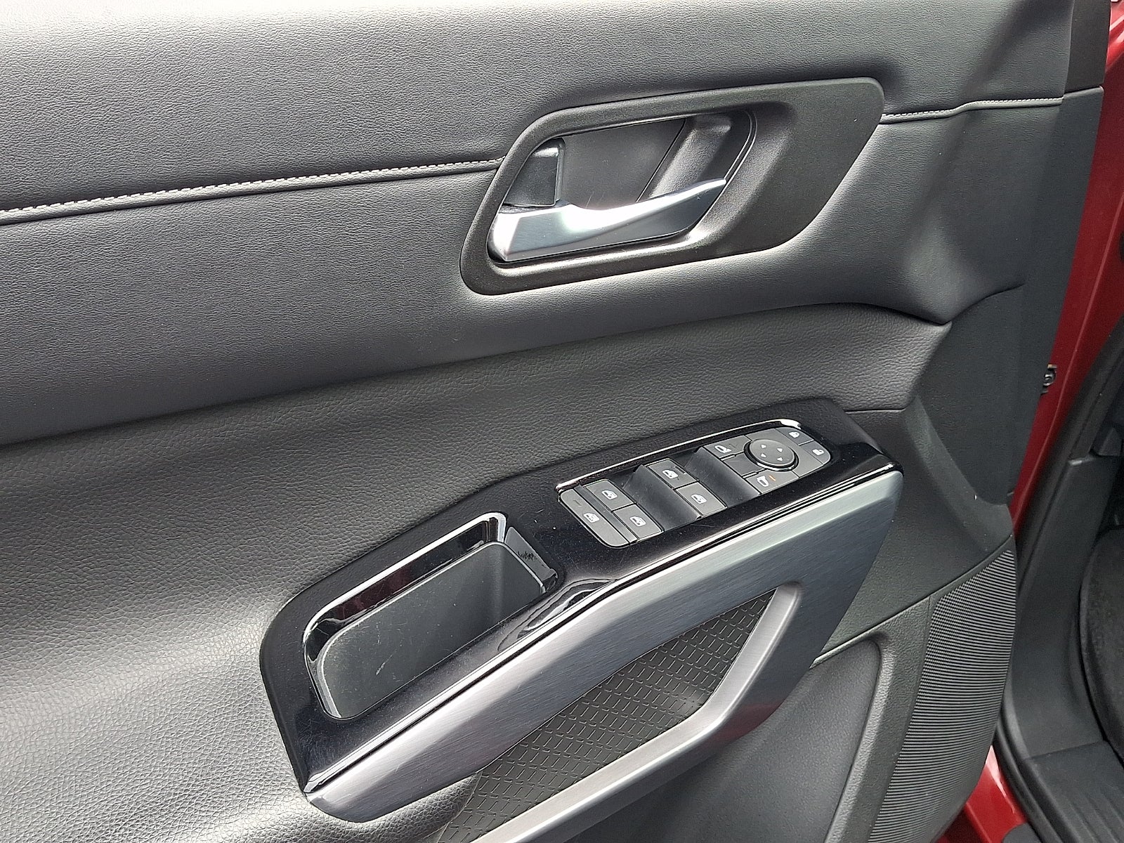 2023 Nissan Pathfinder SL 4WD