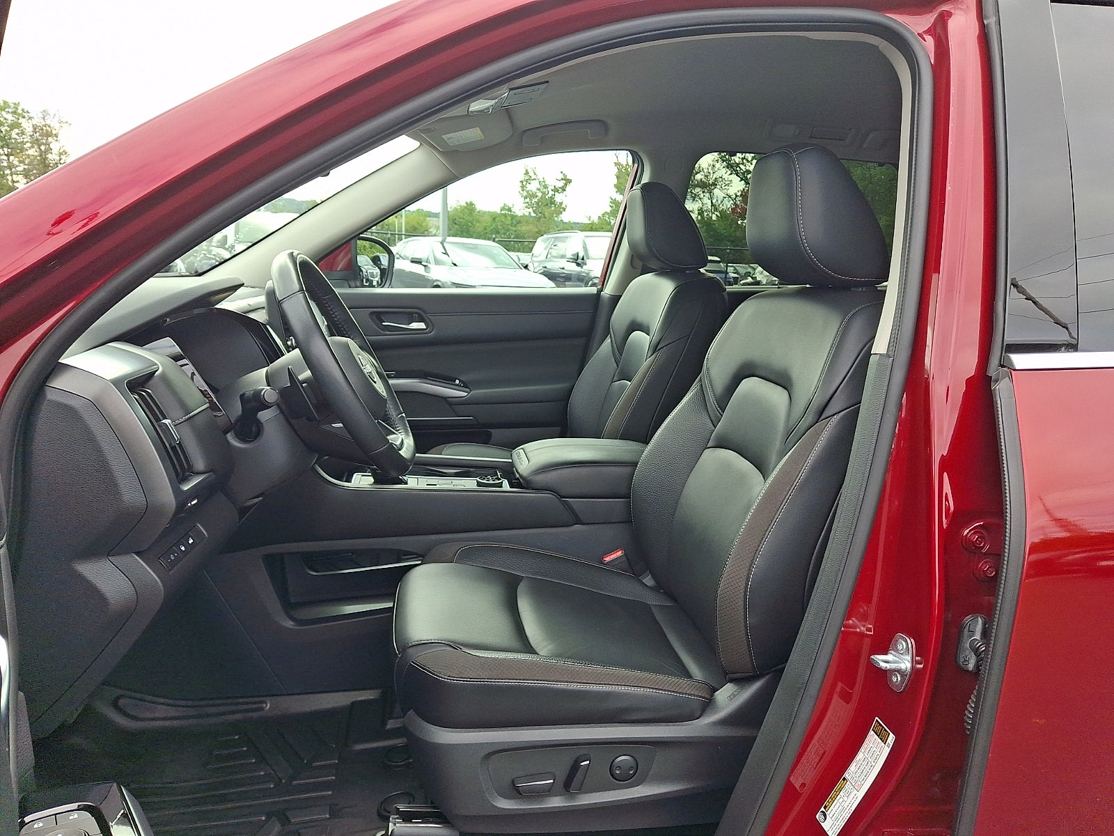 2023 Nissan Pathfinder SL 4WD
