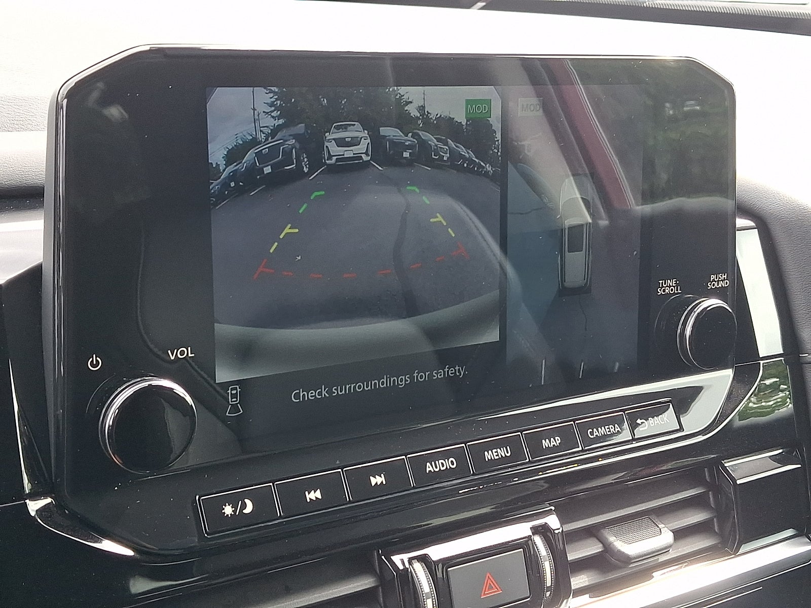 2023 Nissan Pathfinder SL 4WD