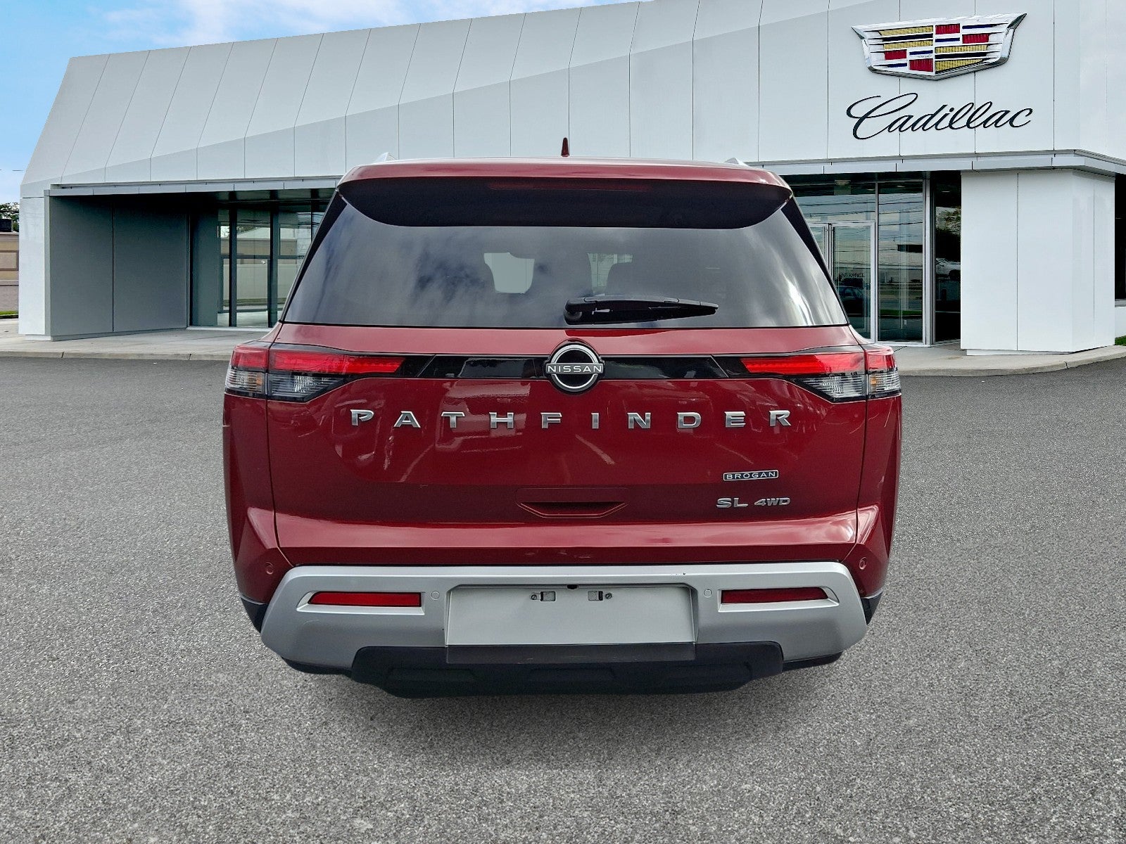 2023 Nissan Pathfinder SL 4WD