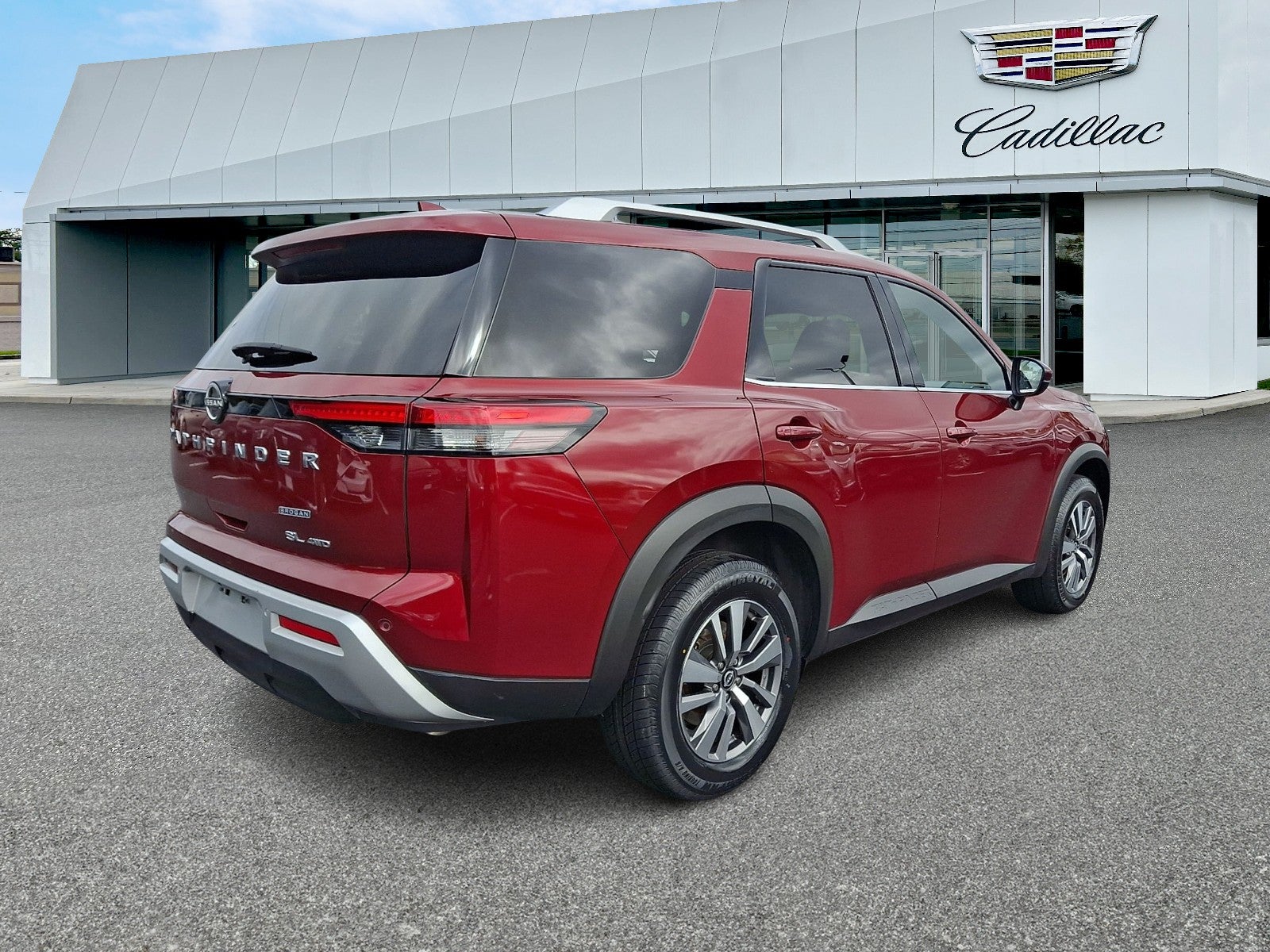 2023 Nissan Pathfinder SL 4WD