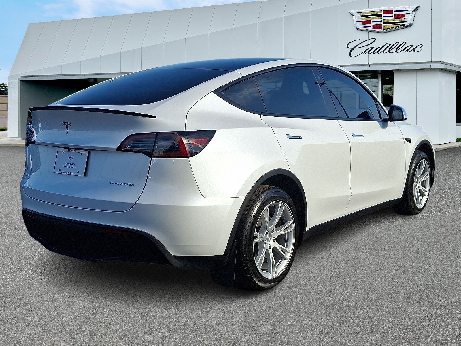 2023 Tesla Model Y Long Range Dual Motor All-Wheel Drive