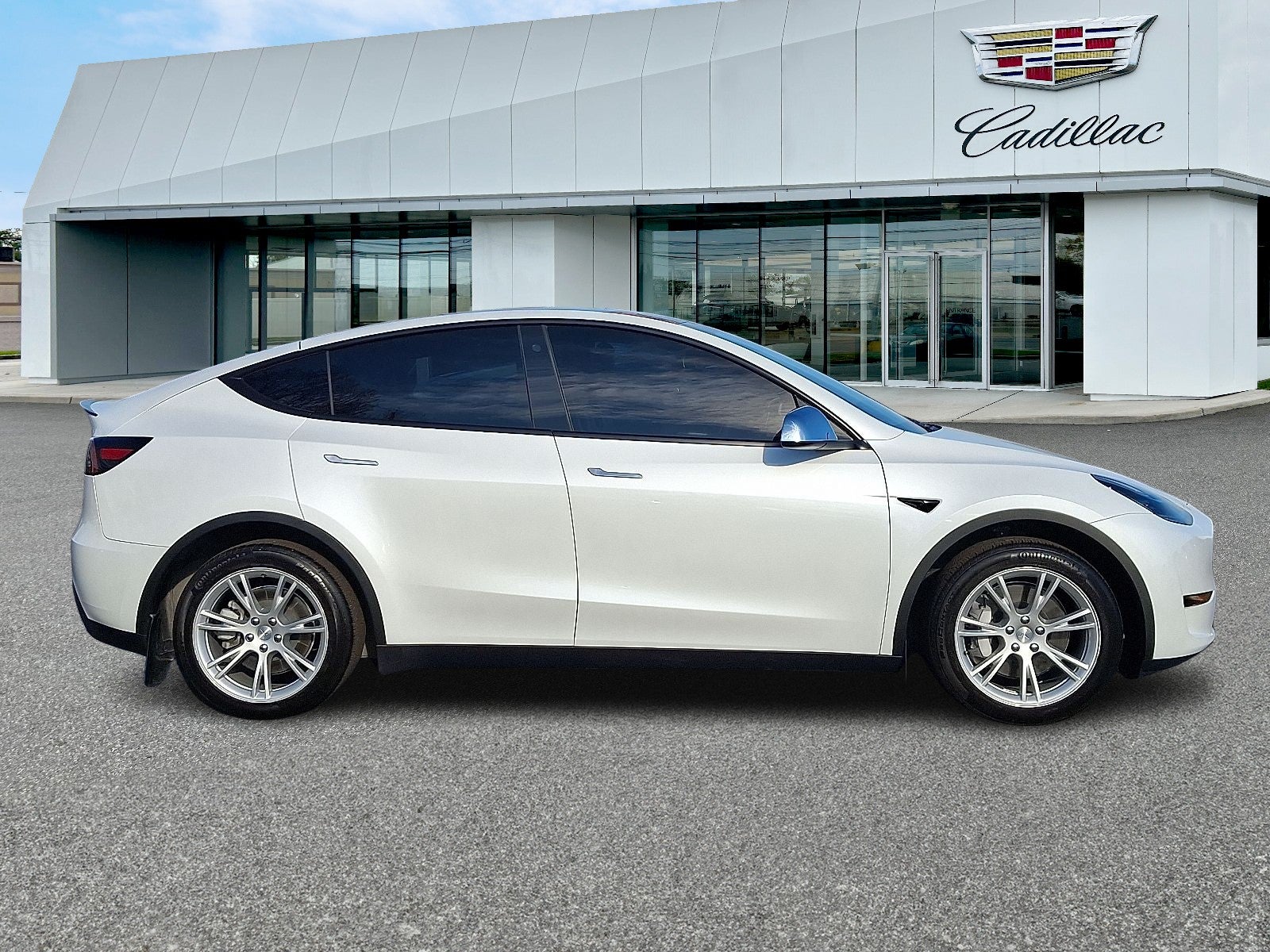 2023 Tesla Model Y Long Range Dual Motor All-Wheel Drive