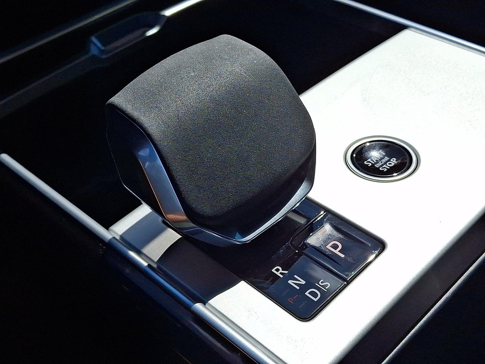 2024 Land Rover Range Rover P530 SE