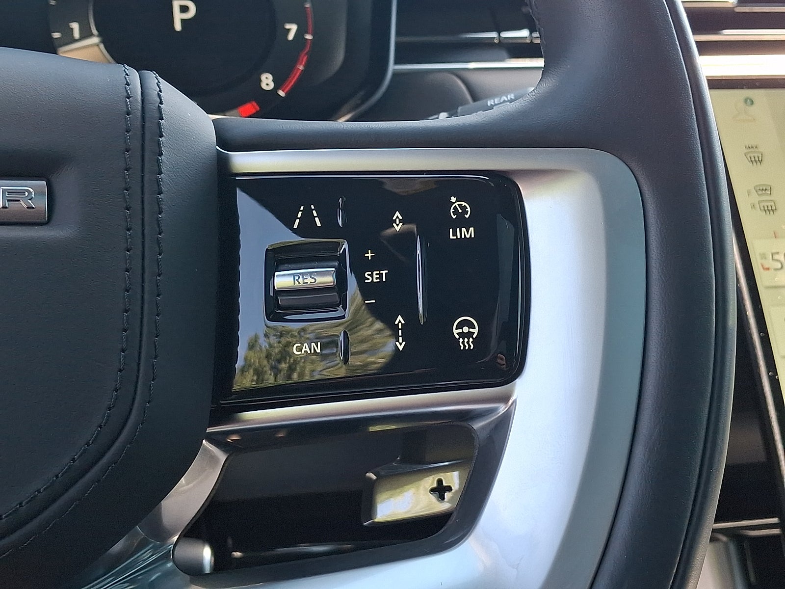 2024 Land Rover Range Rover P530 SE