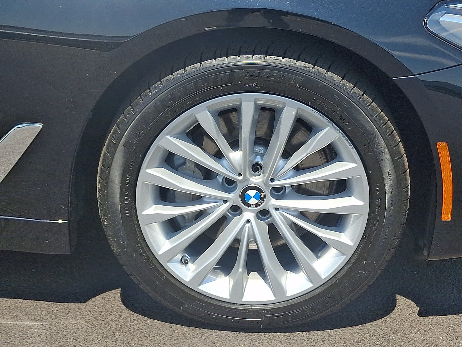 2023 BMW 530 i xDrive