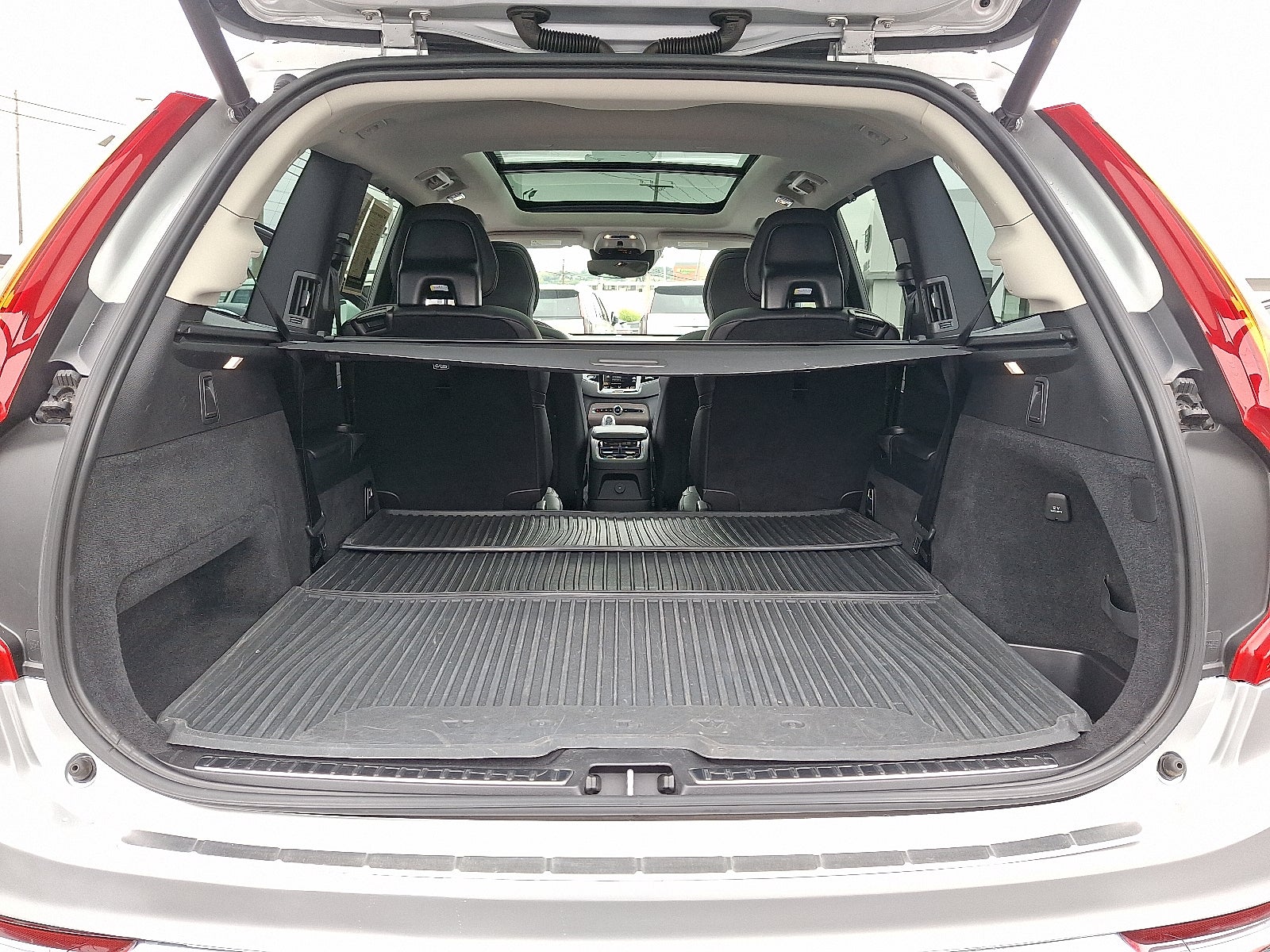 2022 Volvo XC90 Recharge Plug-In Hybrid T8 Inscription Extended Range 6P